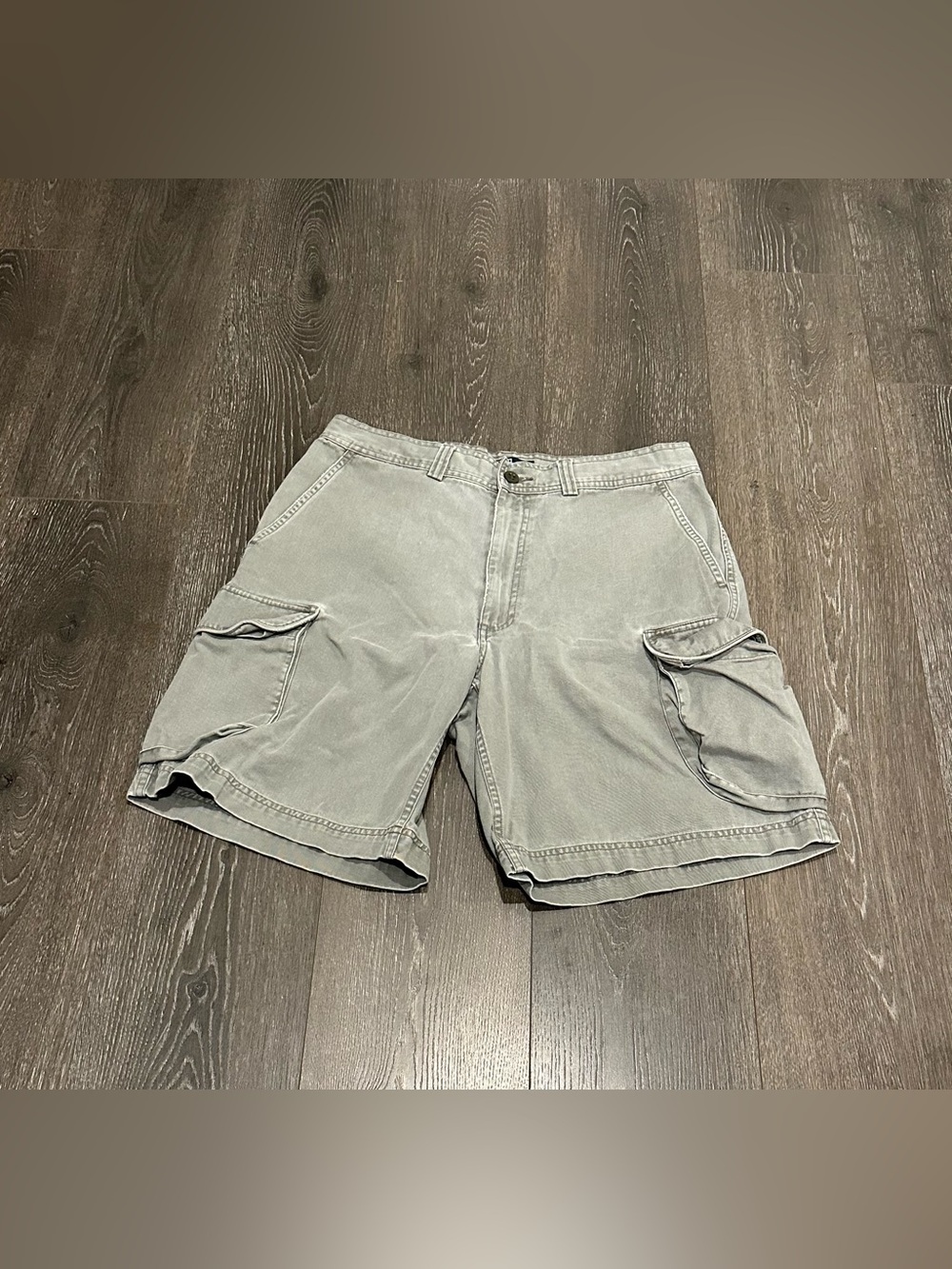 Vintage Polo by Ralph Lauren Men's Cargo Shorts in Light military green Utility